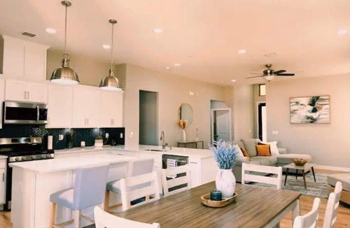 Biggs Field House | Desert Home