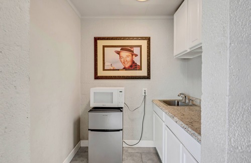 Downtown Las Vegas Hotel | Desert Moon Motel
