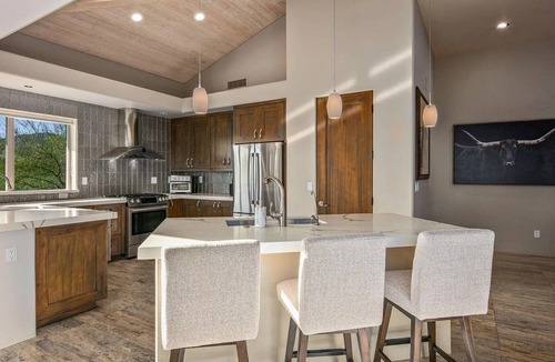 Desert Mountain House | Desert Mountain Semi Custom home w/gourmet kitchen, pool, spa and waterfall