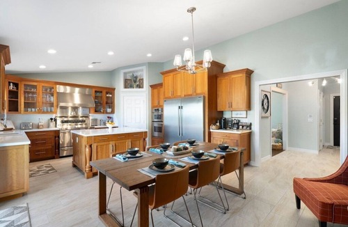Sunset Ridge House | Desert Oasis! Heated Pool-BBQ-Star Wars Game Room-Fire Pit-Fully Stocked Home