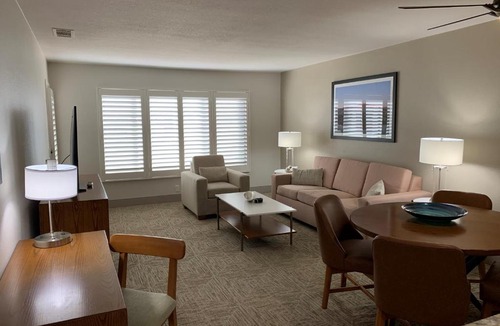 Cathedral City Resort | Desert Oasis Welk Resorts