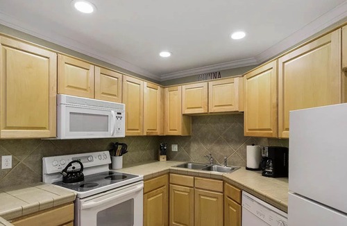 Tucson Condo | DESERT PARADISE! CANYON VIEW AT VENTANA GROUND FLOOR UNIT