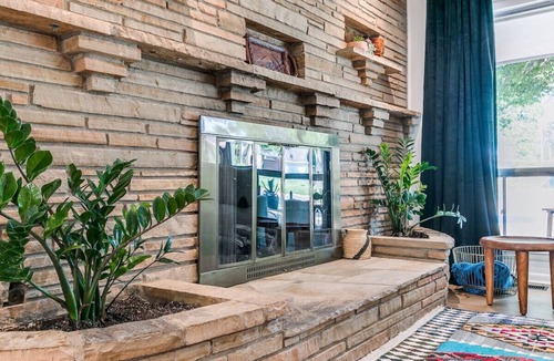 Wedgwood House | Desert Rose: 1950s southwest modern home
