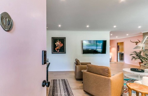 Wedgwood House | Desert Rose: 1950s southwest modern home