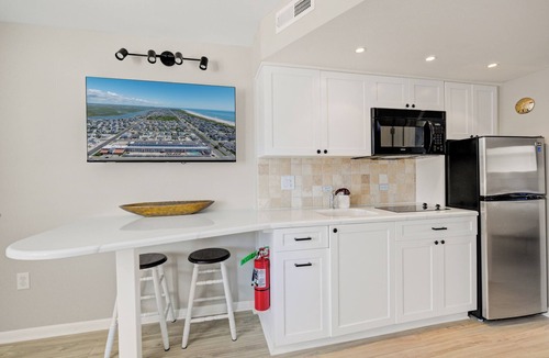 Avalon Hotel | Desert Sand Resort