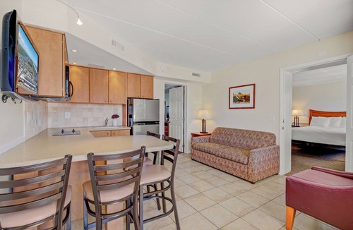 Avalon Hotel | Desert Sand Resort