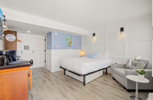 Avalon Hotel | Desert Sand Resort