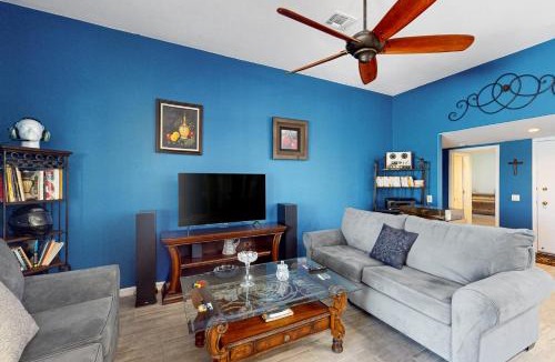 Sun City House | Desert Sun Retreat