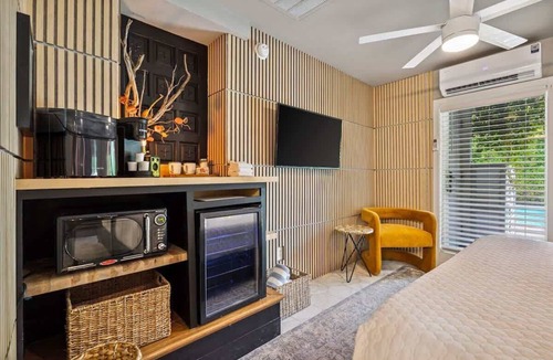 Tahquitz River Estates Hotel | Desert Zen; Unit D