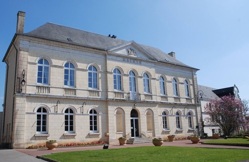 Montreuil-sur-Mer Apartment | Design apartment number 12 with courtyard view
