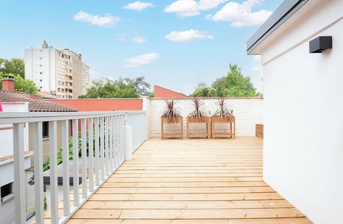 Patte d'Oie Apartment | Design apartment with private terrace