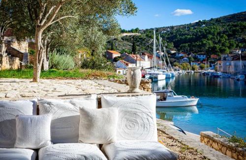 Bobovisca Villa | Design&Art Seafront Villa