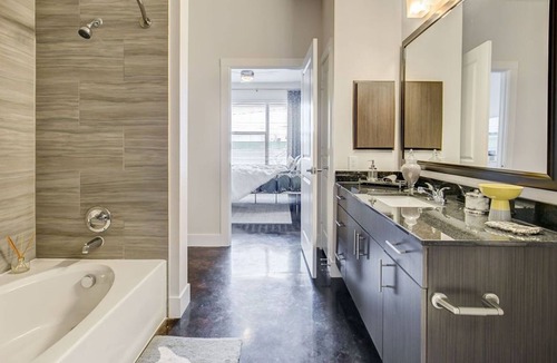 Dallas Design District Apartment | Design District Condo with amazing pool view