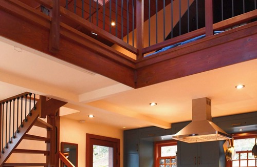 Damascus Cabin | Design-forward retreat, walkable to Callicoon, artesian spring fed