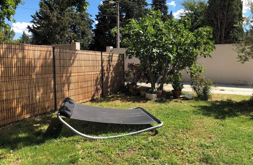Sainte-Cecile-les-Vignes House | Design character villa sleeps 4