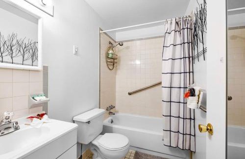 Bella Vista Apartment | Design-Led 1BR in Prime Spot