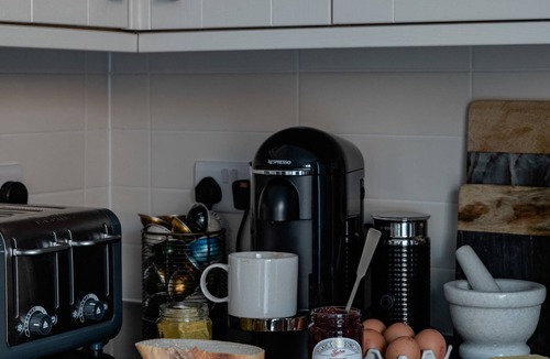 Eton Cottage | Design-Led- 2xSuper-King Beds- Ensuites- W Parking