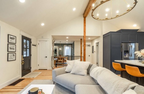 Canyon Rim House | Design & Location| Hot Tub | Yard | Family Getaway