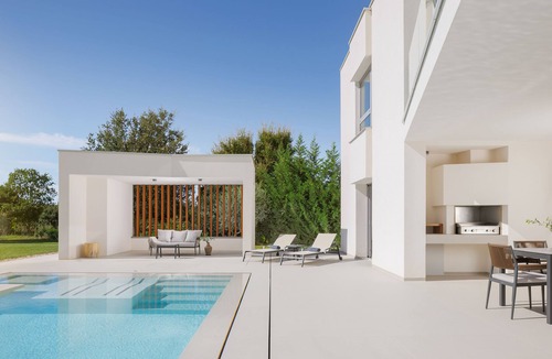 Gajana Villa | Design Luxus Villa mit Swimmingpool im Ruhige Lage