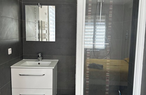 Savigny-sur-Orge Apartment | Design Orly-Paris. Private Suites. Free parking