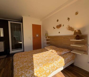 Savigny-sur-Orge Apartment | Design Orly Paris - Suites privées - Parking