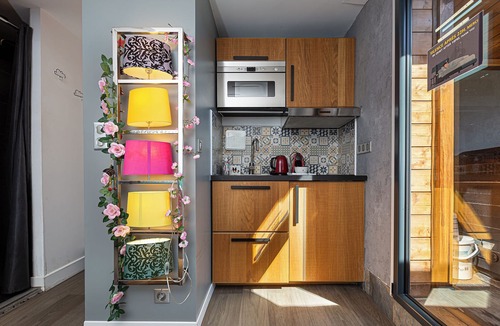 Furdenheim Apartment | Design studio, jacuzzi, private terrace, air conditioning