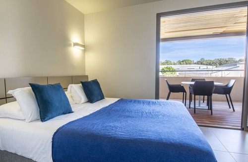 Santa Giulia Apartment | Design Studio private terrace Santa Giulia beach