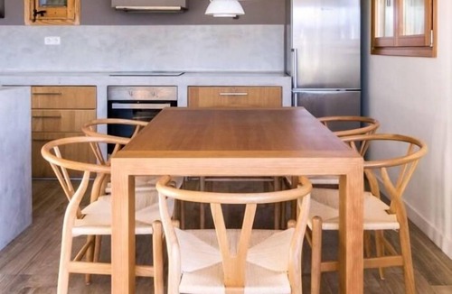 Alp House | Design Townhouse 3 Bed, Fireplace, Garden & Wi-Fi