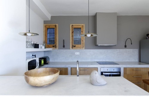 Alp House | Design Townhouse 3 Bed, Fireplace, Garden & Wi-Fi