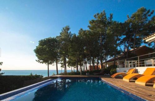 Sant Pol De Mar Villa | Design villa with sea views