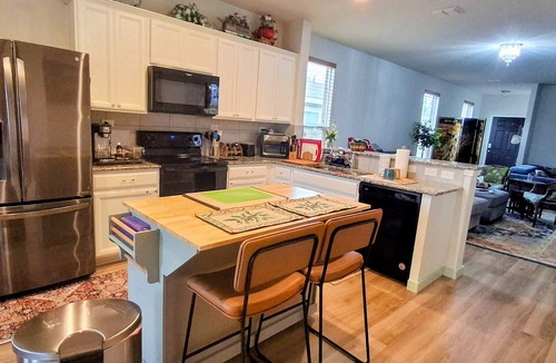 San Antonio House | Designed for Families, Groups & Work Travelers