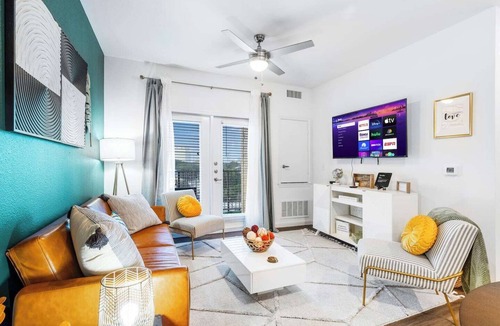 Medical Center District Apartment | Designer 2BR/2BA Near Medical Center & Lackland - Pool Gym - Pet Friendly