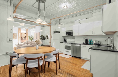 Brooklyn Heights Apartment | Designer 3 BDR Unit in Dumbo NYC