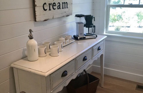 Cape Porpoise House | Designer 3 Bed 3.5 Bath Luxury Home In charming Cape Porpoise near Harbor!