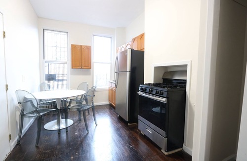 Bushwick Apartment | Designer 3 bedroom apartment in the heart of Bushwick ~ 15 minutes to NYC
