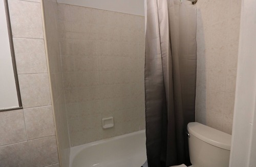 Bushwick Apartment | Designer 3 bedroom apartment in the heart of Bushwick ~ 15 minutes to NYC