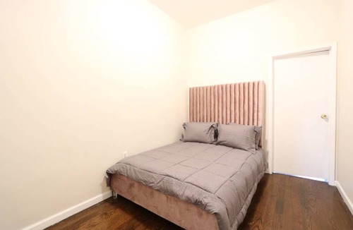 Bushwick Apartment | Designer 3 bedroom apartment in the heart of Bushwick ~ 15 minutes to NYC