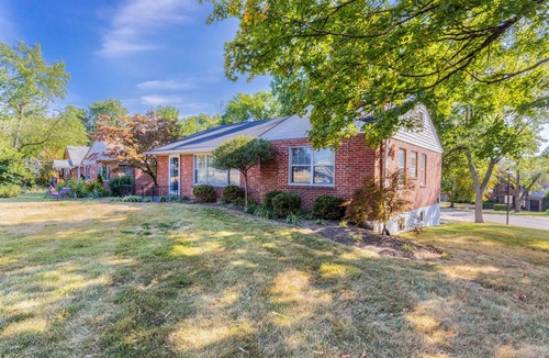 Clayton House | Designer 3BR Ranch Home near Clayton & Wash U