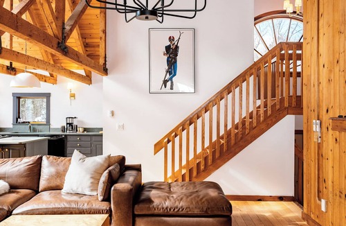 Winhall House | Designer 4-bedroom house in charming Stratton home sleeps 16