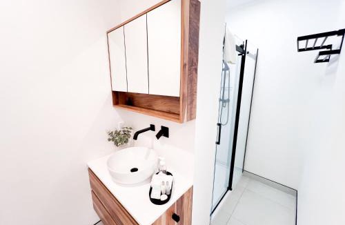 Albany Apartment | Designer Apartment