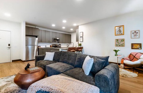 Downtown St. Louis Apartment | Designer Apt: Walk to Busch Stadium, Free Parking