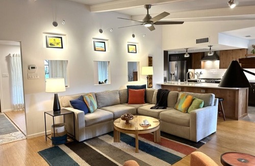 Anderson Mill House | Designer bedroom & bath in creatively renovated 70s ranch. Pkg, grill, patios.