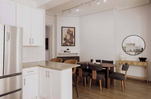 Rush and Division Apartment | Designer Combo Loft 2E & 2W|Gold Coast/River North