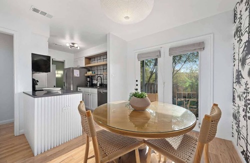 Westfield House | Designer Duplex Retreat, Sleeps 16, Pool, Fire Pit