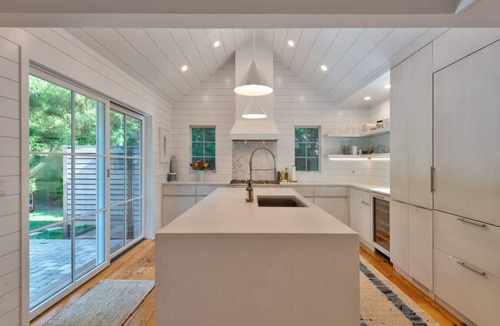 East Hampton North House | Designer East Hampton Farmhouse - Bike to Amagansett, Ocean Beaches, Pool Open