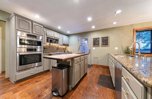 Cedar Flat House | Designer Furnishings, sunny deck, hot tub, chef's kitchen, private beach & pier