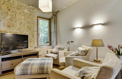 Armissan House | Designer Haus