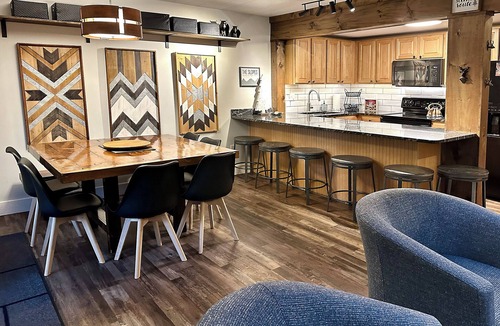 Lake Harmony House | Designer Home 3-Min Walk to Exclusive Lake Club 2-Min Drive to Ski Lifts