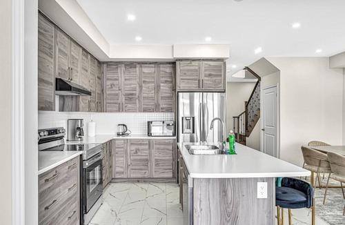 Thorold House | Designer Home in Niagara Falls