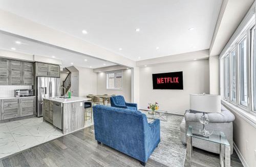 Thorold House | Designer Home in Niagara Falls